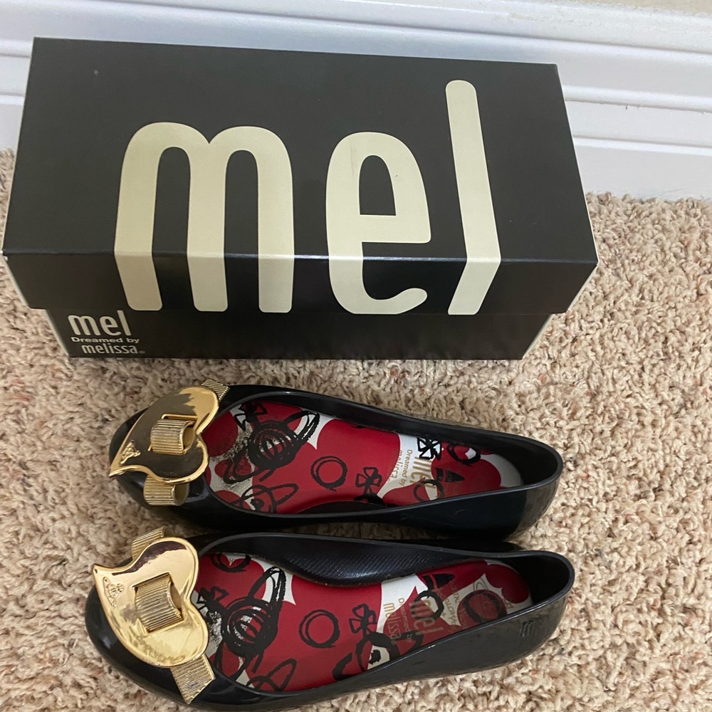 Mini Melissa flat shoes for girls.